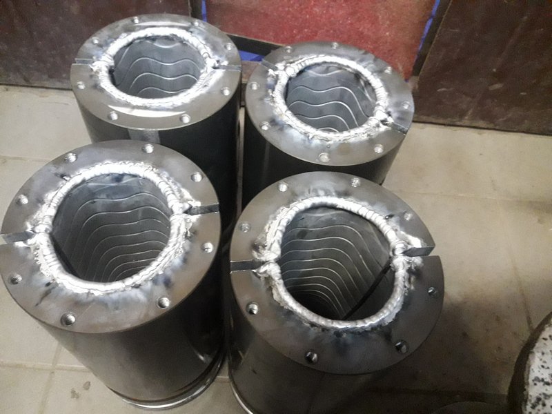 Vyvarenie upínacích plôch u foriem na pet fľaše